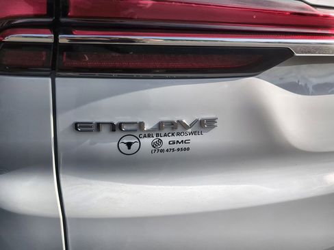Used 2025 Buick Enclave Preferred w/ Power Package image 32