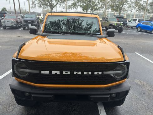 Used 2022 Ford Bronco Wildtrak image 2