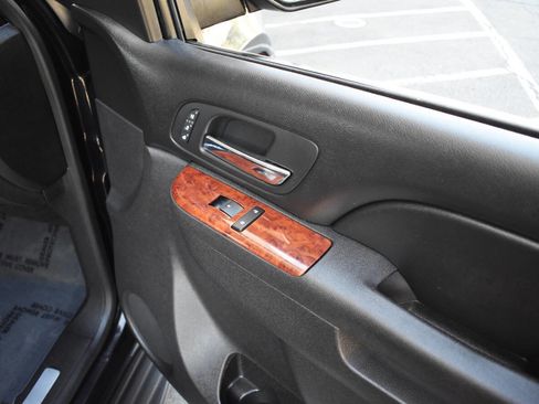 Used 2012 Chevrolet Tahoe LTZ image 59