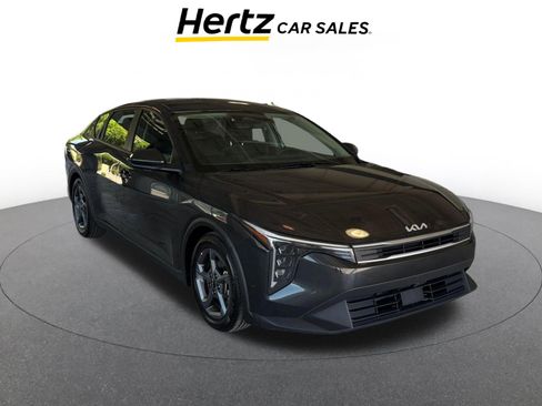 Used 2025 Kia K4 LXS image 1