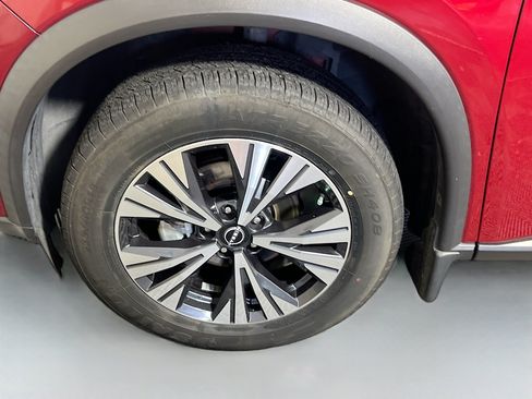 Used 2023 Nissan Rogue SV FWD image 13