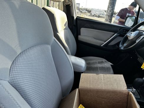 Used 2015 Subaru Forester 2.5i Premium w/ All-Weather Package image 12