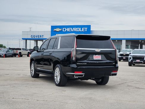 Used 2023 Cadillac Escalade ESV Premium Luxury AWD/4WD image 5