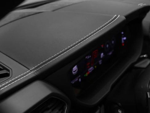 Used 2022 Lamborghini Urus image 45