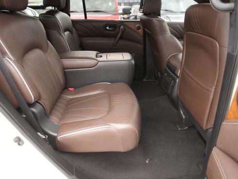 Used 2015 INFINITI QX80 Limited w/ All Season Package image 18
