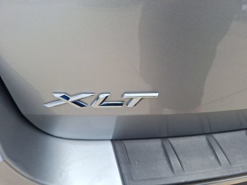Used 2020 Ford Explorer XLT w/ Comfort Package RWD image 13
