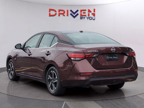 Used 2024 Nissan Sentra SV FWD image 3