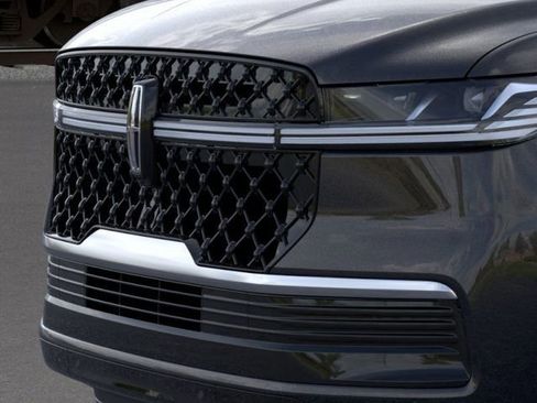 New 2026 Lincoln Navigator L Reserve w/ Jet Appearance Package image 17