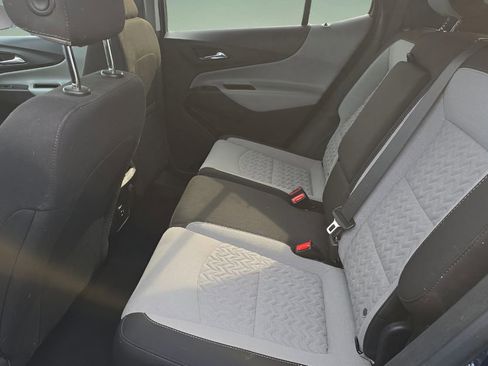 Used 2022 Chevrolet Equinox LS w/ LS Convenience Package image 12