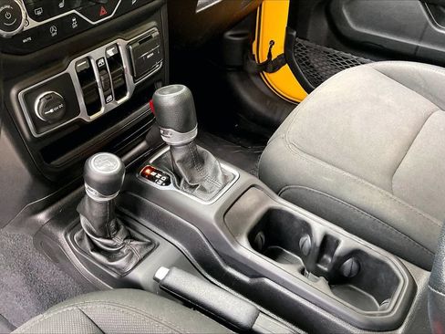 Used 2021 Jeep Wrangler Unlimited Sport AWD/4WD image 30
