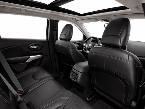 Used 2017 Jeep Cherokee Limited AWD/4WD image 17