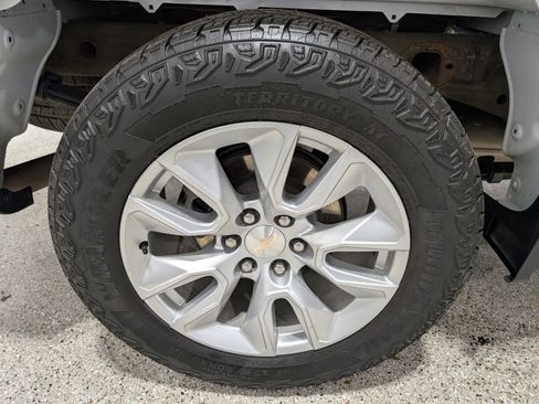 Used 2024 Chevrolet Silverado 1500 Custom AWD/4WD image 11