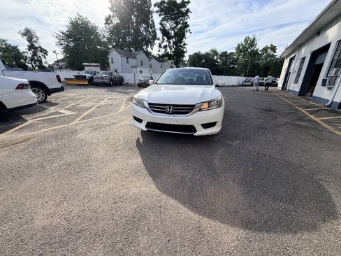 Used 2013 Honda Accord LX image 12
