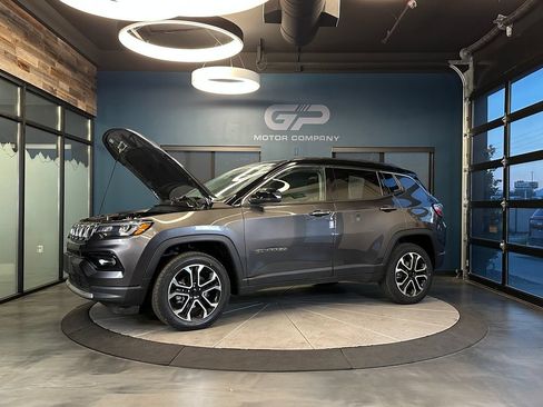 Used 2022 Jeep Compass Limited w/ Sun and Sound Group AWD/4WD image 24