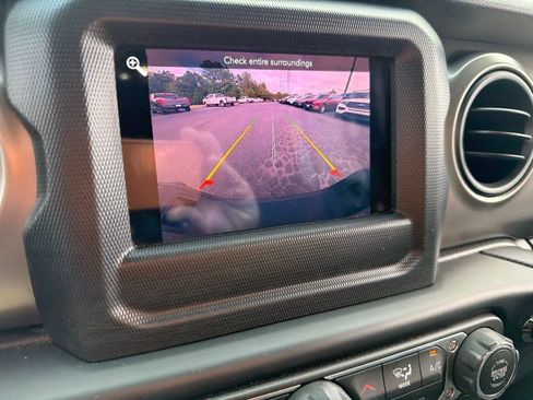 Used 2020 Jeep Gladiator Sport w/ Quick Order Package 24S AWD/4WD image 3