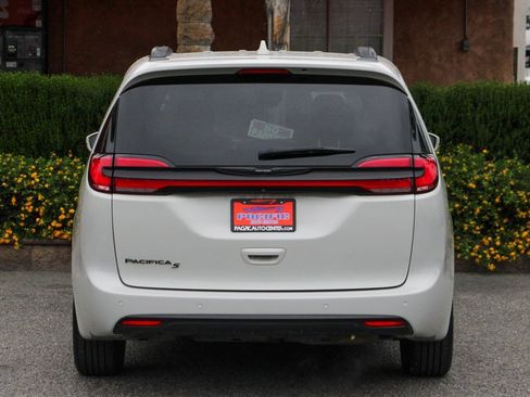 Used 2021 Chrysler Pacifica Touring w/ S Appearance Package image 7