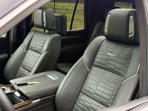 Certified 2025 Cadillac Escalade Premium Luxury Platinum w/ LPO, Floor Liner Package AWD/4WD image 23