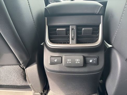 Used 2020 Subaru Outback Limited image 21