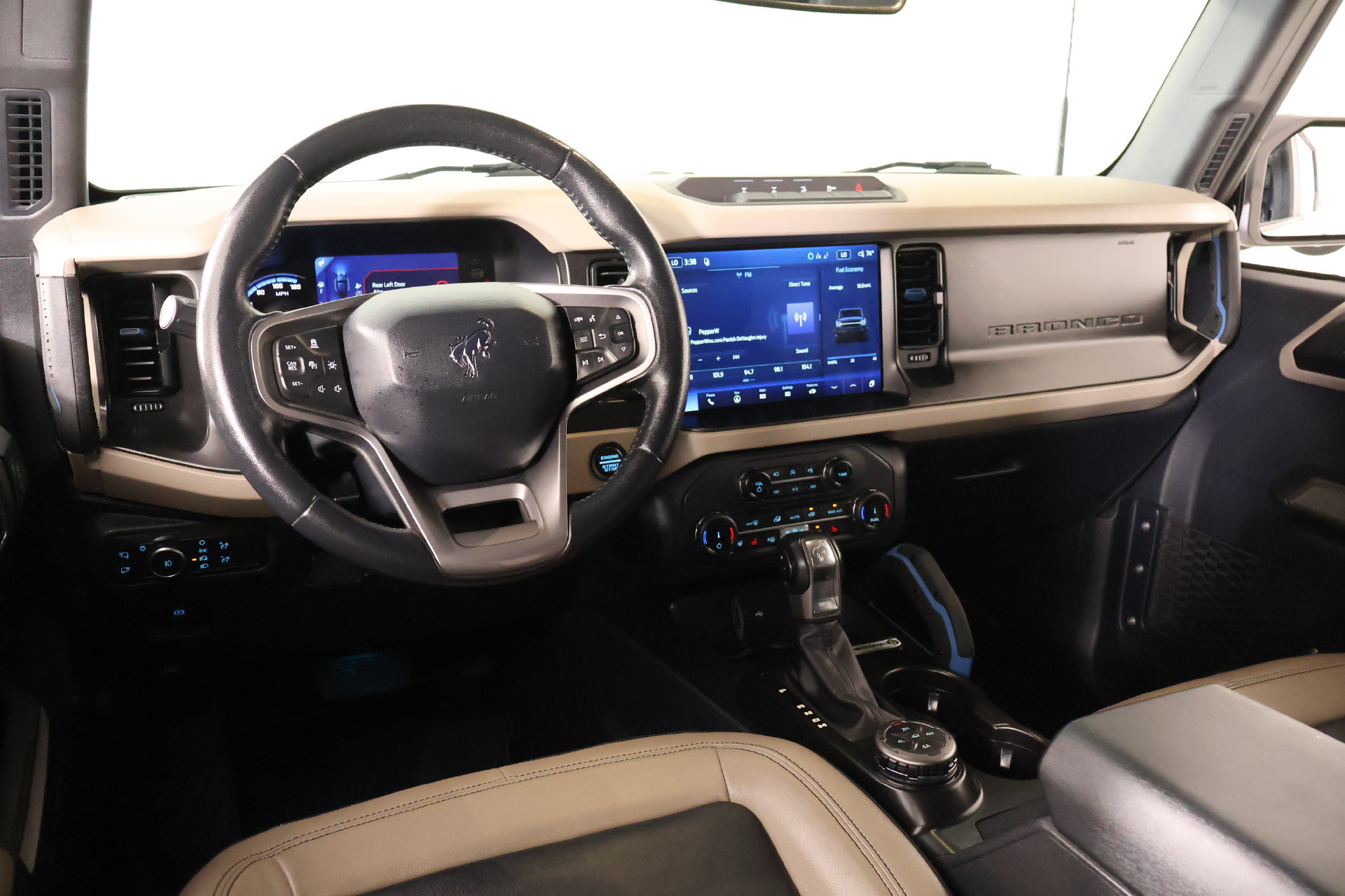 Used 2022 Ford Bronco Wildtrak AWD/4WD image 2