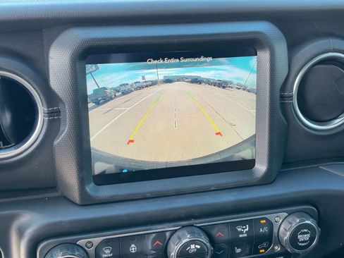 Used 2023 Jeep Wrangler Sahara w/ Cold Weather Group image 23