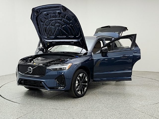 New 2026 Volvo XC60 B5 Plus w/ Climate Package AWD/4WD image 9