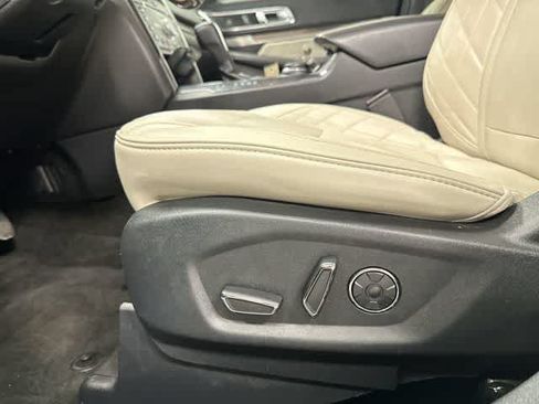 Used 2017 Ford Explorer Platinum AWD/4WD image 27