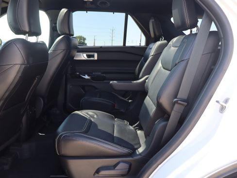 Used 2022 Ford Explorer ST w/ Equipment Group 401A AWD/4WD image 11