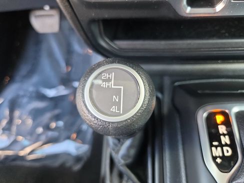 Used 2025 Jeep Wrangler Unlimited Sahara AWD/4WD image 26