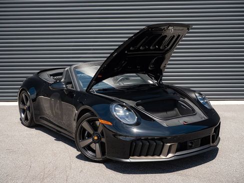Certified 2026 Porsche 911 Carrera 4 GTS AWD/4WD image 28