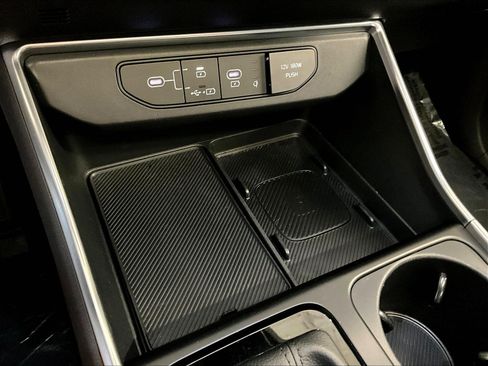 Used 2025 Kia Carnival SX Prestige FWD image 16