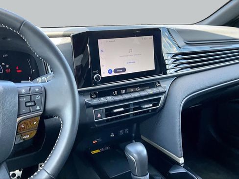 Used 2026 Toyota Camry SE FWD image 7
