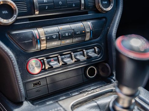 Certified 2020 Ford Mustang Shelby GT350 w/ Technology Package image 33