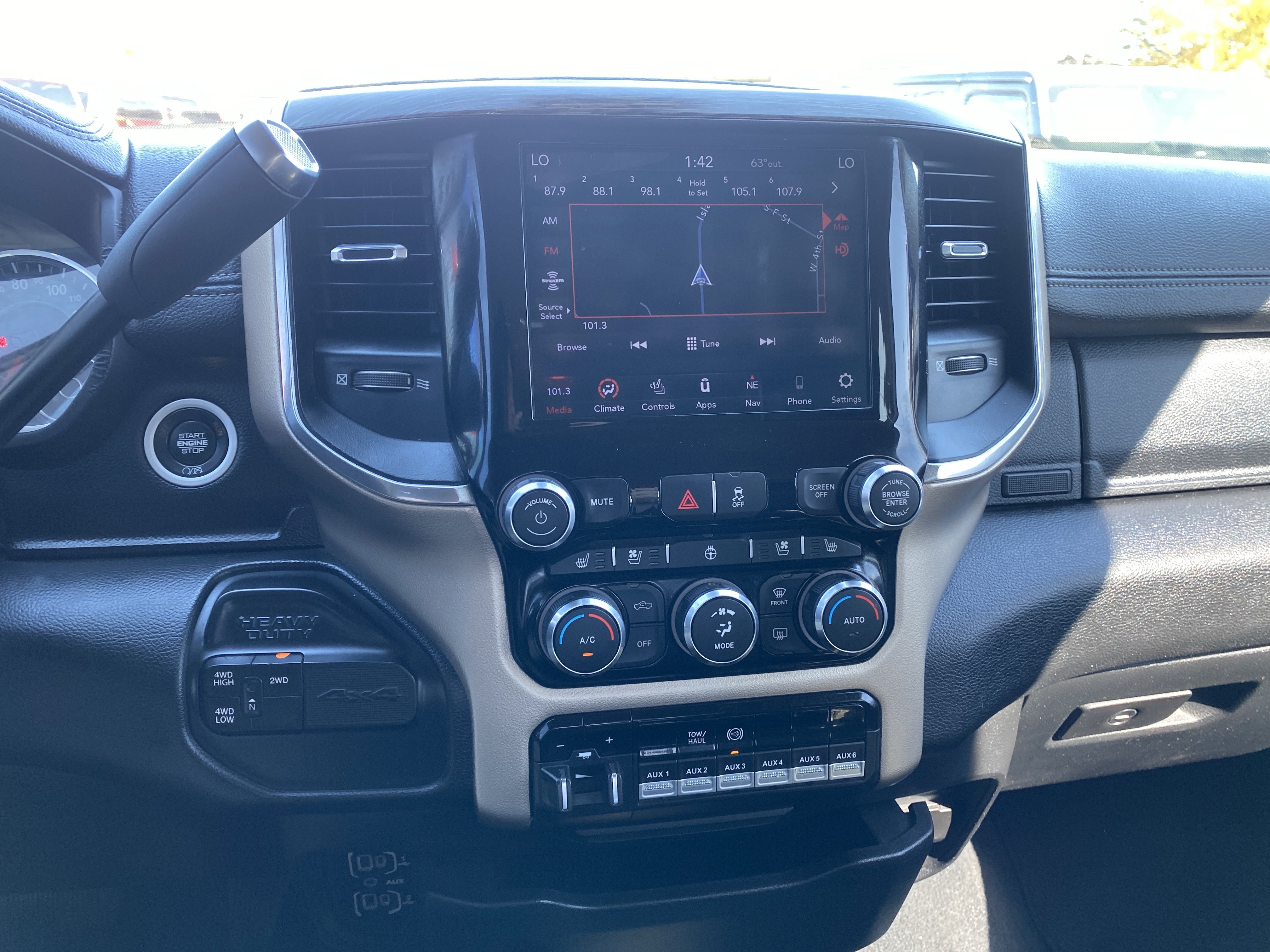 Used 2019 RAM 3500 Laramie AWD/4WD image 18