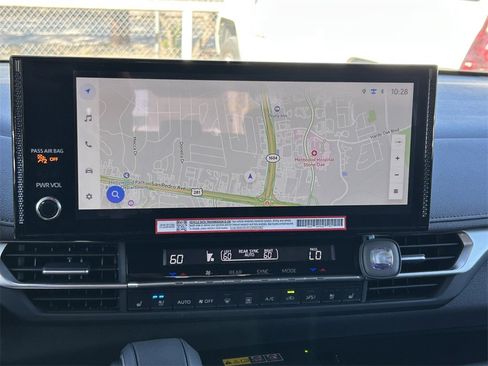 Used 2025 Toyota Sienna Platinum image 25