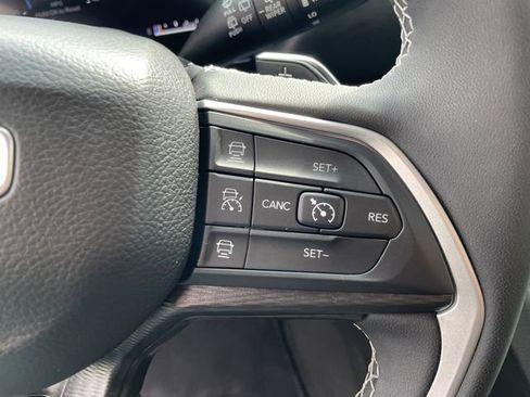Used 2025 Jeep Grand Cherokee L Laredo AWD/4WD image 33