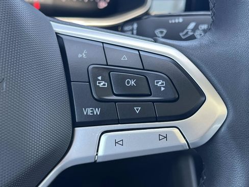 Used 2025 Volkswagen Jetta SE FWD image 10