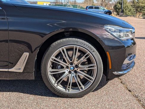 Used 2016 BMW 750i xDrive image 9