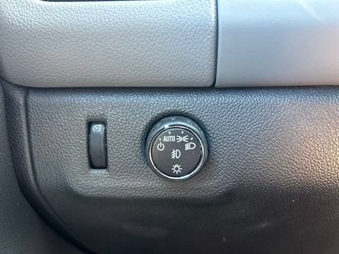 Used 2015 Chevrolet Colorado LT w/ Luxury Package RWD image 17