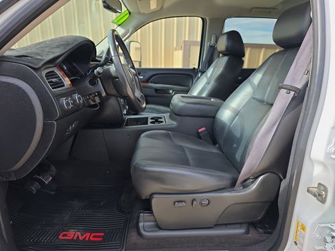 Used 2011 GMC Sierra 2500 SLT w/ SLT Convenience Package image 35