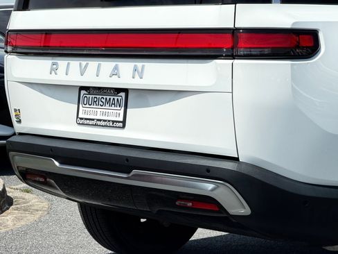 Used 2023 Rivian R1S Adventure AWD/4WD image 13
