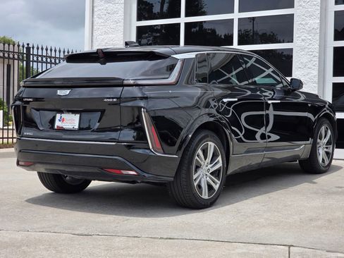 Used 2024 Cadillac Lyriq Tech w/ LPO, Floor Liner Package RWD image 4