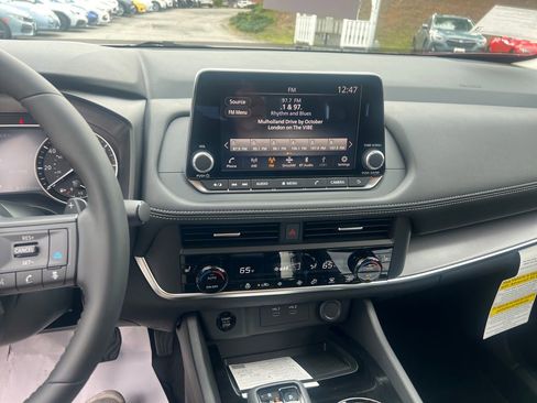 New 2026 Nissan Rogue SV w/ SV Premium Package image 19