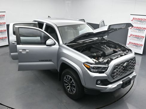 Used 2023 Toyota Tacoma TRD Sport AWD/4WD image 35