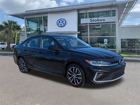 New 2026 Volkswagen Jetta SE image 2