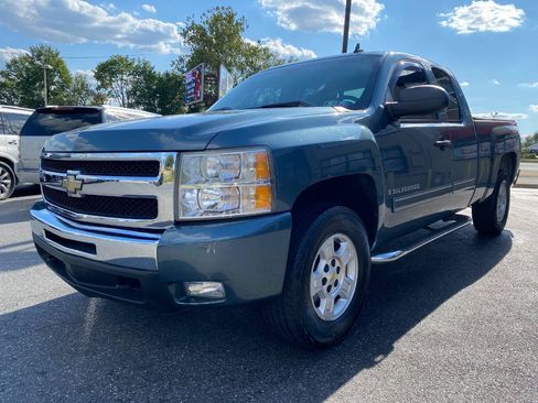 Used 2009 Chevrolet Silverado 1500 LT w/ Power Pack Plus AWD/4WD image 7