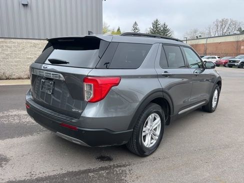 Used 2024 Ford Explorer XLT w/ Equipment Group 202A image 5