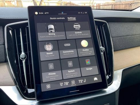 Used 2025 Volvo XC90 B6 Core w/ Protection Package Premier image 39