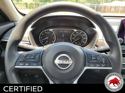 Used 2024 Nissan Altima 2.5 SV FWD image 29