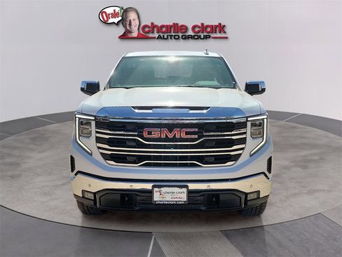 New 2025 GMC Sierra 1500 SLT image 8