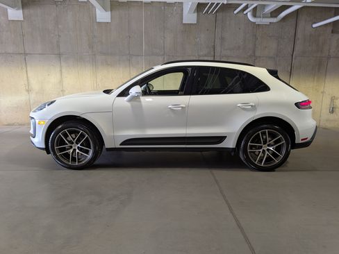 Certified 2025 Porsche Macan image 2
